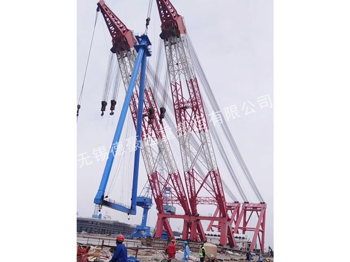 舟山群島30000噸龍門(mén)安裝現場(chǎng)